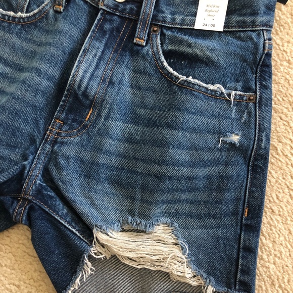 NWT Abercrombie & Fitch Mid Rise Distressed Boyfriend Shorts - Picture 3 of 5